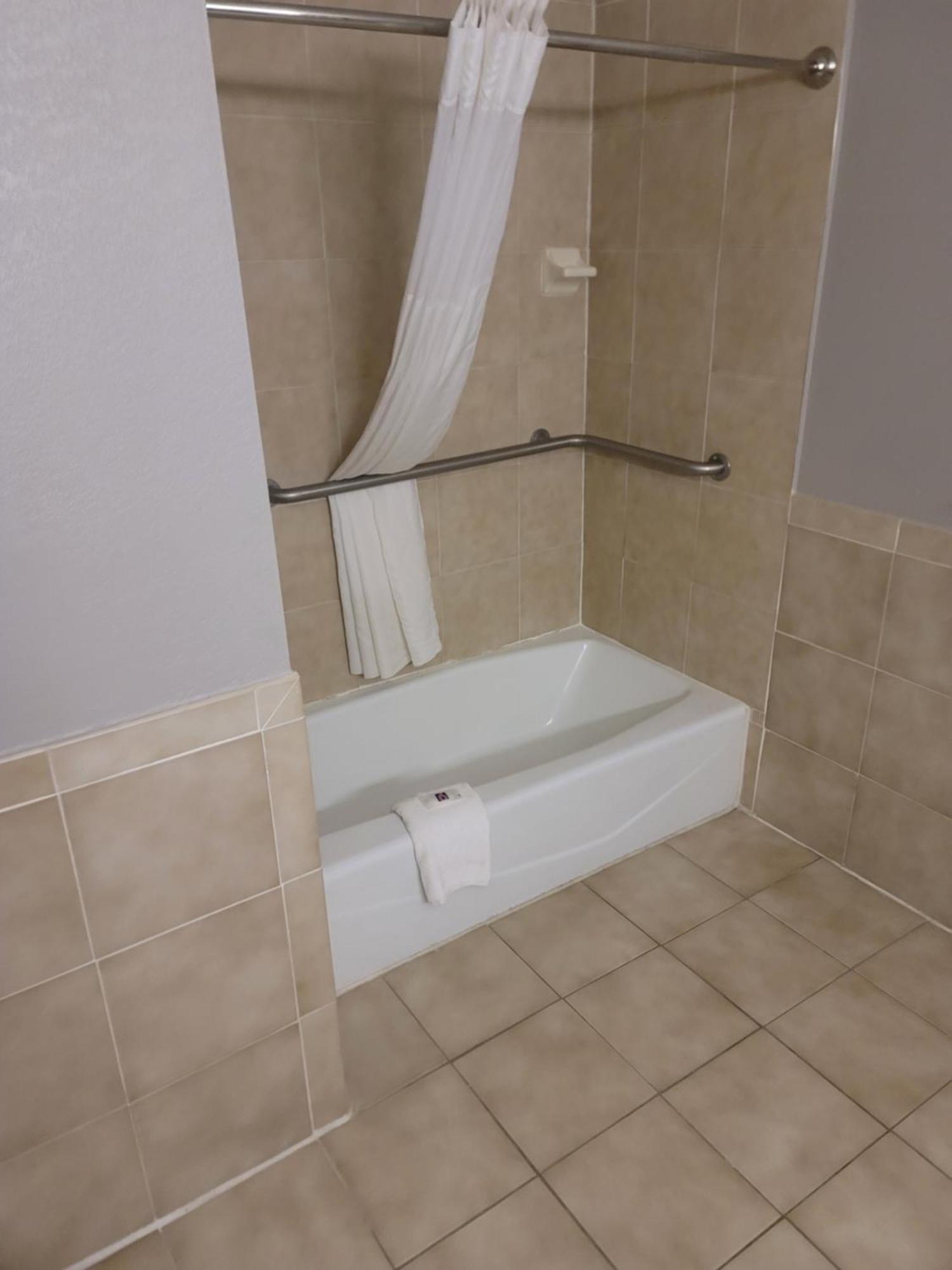 Hotel 6 Hinesville, Ga 2*